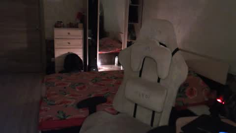 Snapshot of cath_dysphoria_ chatting on 12-20-25, 08:49 CATH online show from 12-20-25, 08:49