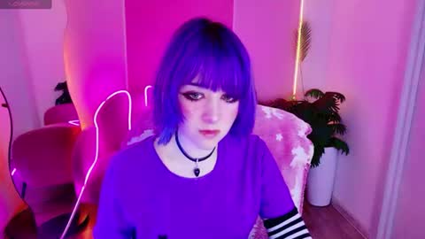 KettieHi My name is Katie I love drawing and I can play the guitar. And  love dancing online show from 06-19-26, 10:30