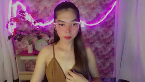 Snapshot of catherine_365 chatting on 04-08-26, 09:53 catherine_365 online show from 04-08-26, 09:53