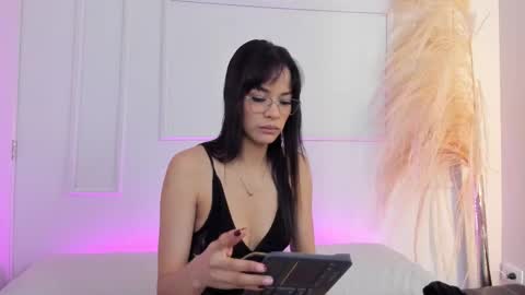 Snapshot of cathmellow_ chatting on 09-11-25, 11:32 CATH online show from 09-11-25, 11:32