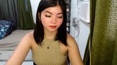 Snapshot of cathy_lyn chatting on 06-04-26, 12:49 cathy_lyn online show from 06-04-26, 12:49