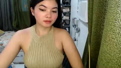Snapshot of cathy_lyn chatting on 07-15-26, 11:10 cathy_lyn online show from 07-15-26, 11:10