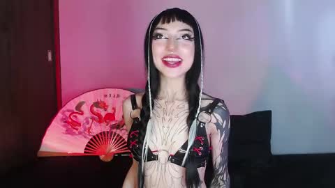 Snapshot of cati_petite chatting on 12-23-24, 09:18 Cati help me reach my goal of 100 thumbs up again 3 online show from 12-23-24, 09:18