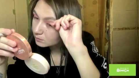 Lola online show from 11-11-25, 09:15