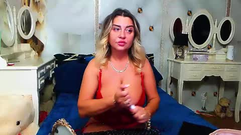 Snapshot of catpussy4 chatting on 11-18-25, 06:18 lauren online show from 11-18-25, 06:18