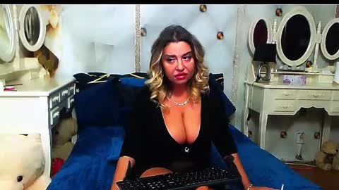 Snapshot of catpussy4 chatting on 11-24-25, 06:24 lauren online show from 11-24-25, 06:24