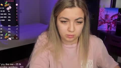 Snapshot of catrinaeuphorina chatting on 02-14-25, 06:19 Catrina or just Cat online show from 02-14-25, 06:19