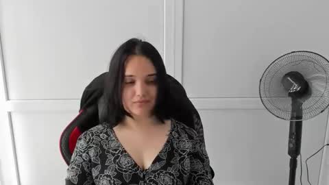 Snapshot of catrine_cute chatting on 06-09-26, 06:47 Catrine online show from 06-09-26, 06:47