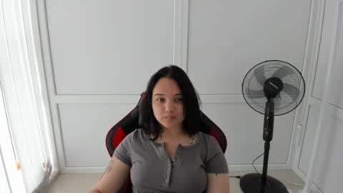 Snapshot of catrine_cute chatting on 06-14-26, 06:48 Catrine online show from 06-14-26, 06:48