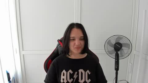 Snapshot of catrine_cute chatting on 06-17-26, 07:22 Catrine online show from 06-17-26, 07:22
