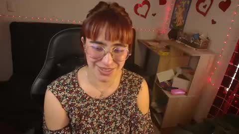 Snapshot of catsito chatting on 05-12-26, 10:40 im MIA -Independent Model MY OF is catsito3 online show from 05-12-26, 10:40