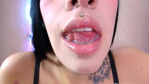 Cattleya online show from 11-25-25, 04:01