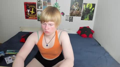 Snapshot of cattie_w_ chatting on 04-29-26, 01:10 cattie_w_ online show from 04-29-26, 01:10