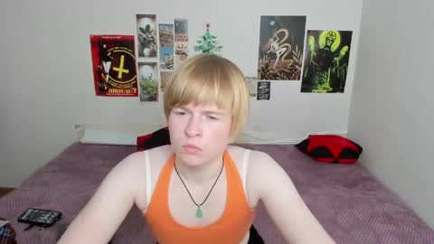 Snapshot of cattie_w_ chatting on 05-26-26, 01:12 cattie_w_ online show from 05-26-26, 01:12