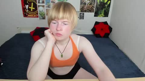 Snapshot of cattie_w_ chatting on 05-27-26, 01:13 cattie_w_ online show from 05-27-26, 01:13