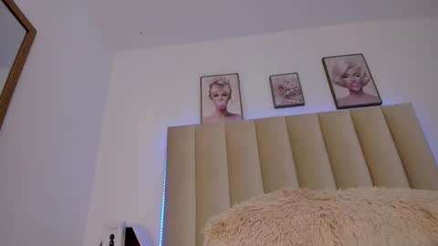 Snapshot of catvalentinee_ chatting on 10-31-25, 09:43 catvalentinee_ online show from 10-31-25, 09:43