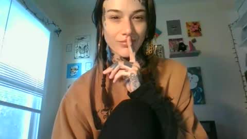 Snapshot of caulkgobbler chatting on 09-22-25, 08:33 alaska online show from 09-22-25, 08:33