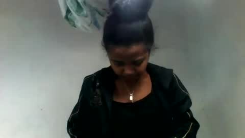 Snapshot of cclanioo chatting on 06-22-26, 06:10 cclanioo online show from 06-22-26, 06:10