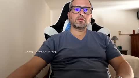 Snapshot of ccmhp1 chatting on 10-19-25, 06:41 Tomys online show from 10-19-25, 06:41