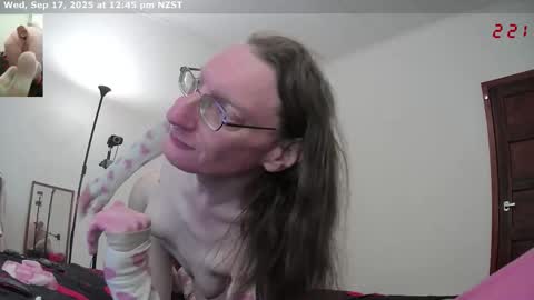 Snapshot of cdadalyn chatting on 09-17-25, 12:45 Adalyn online show from 09-17-25, 12:45