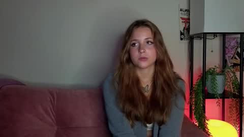 Snapshot of ceceliapidcock chatting on 09-17-25, 07:15 Lina online show from 09-17-25, 07:15