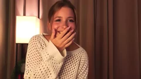 Snapshot of ceceliapidcock chatting on 11-23-25, 07:24 Lina online show from 11-23-25, 07:24