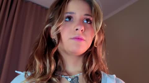 Lina  online show from 04-19-26, 07:16