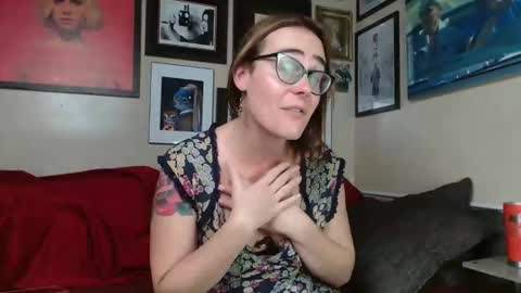 Snapshot of cecilysaintclaire chatting on 11-27-25, 12:51 Cecily Saint Claire online show from 11-27-25, 12:51