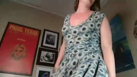 Snapshot of cecilysaintclaire chatting on 12-17-25, 12:44 Cecily Saint Claire online show from 12-17-25, 12:44