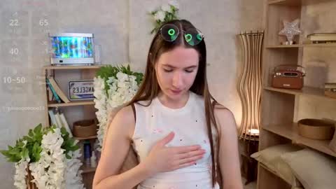 Josie Manesi online show from 09-18-25, 06:15