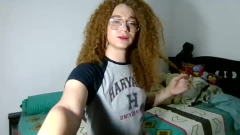 Snapshot of celessteseductora chatting on 12-22-25, 07:44 celessteseductora online show from 12-22-25, 07:44