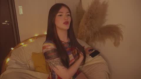Diane Independent model online show from 11-13-25, 08:52