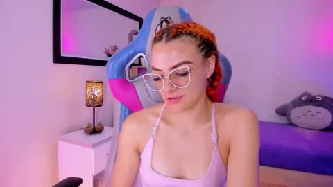 Snapshot of celeste_blazze chatting on 02-18-26, 04:14 Celeste online show from 02-18-26, 04:14