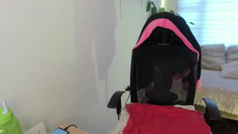 celeste_bonnet1 online show from 09-15-25, 07:25