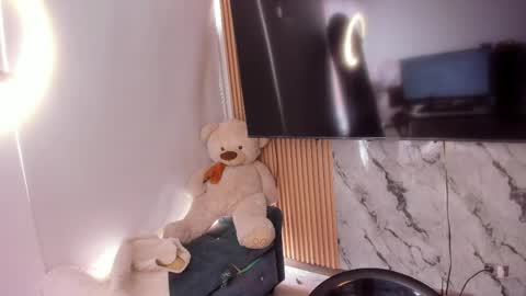 Snapshot of celeste_pervert chatting on 05-16-26, 03:44 mia sofiabohorquez INSTAGRAM online show from 05-16-26, 03:44