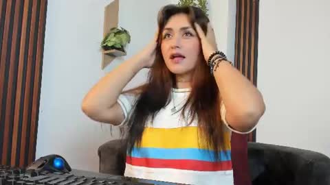     online show from 06-18-26, 04:24