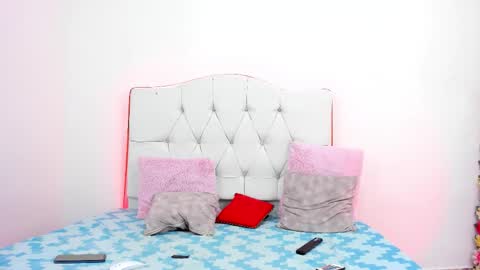 Snapshot of celestederek chatting on 11-25-25, 04:45 Celeste - Derek online show from 11-25-25, 04:45