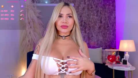 Snapshot of celestemiilani chatting on 11-27-25, 08:33 online show from 11-27-25, 08:33