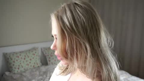 Mellani online show from 04-07-26, 01:22