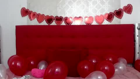 Snapshot of celestial_queen_ chatting on 02-14-25, 12:36 Celestial online show from 02-14-25, 12:36