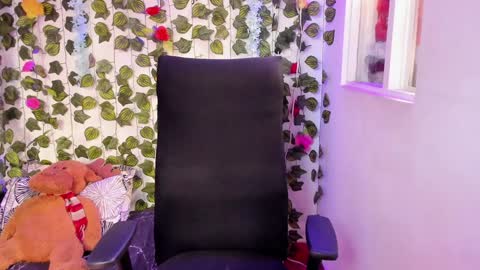 Celestineeeeee online show from 12-14-24, 07:46