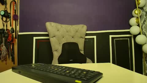       online show from 04-21-26, 01:42