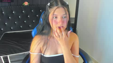 Snapshot of celesttee_21 chatting on 04-21-26, 09:28 Celesttee online show from 04-21-26, 09:28