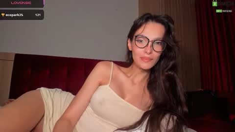 Snapshot of celine_rose chatting on 01-07-26, 06:43 Ji-yoon online show from 01-07-26, 06:43