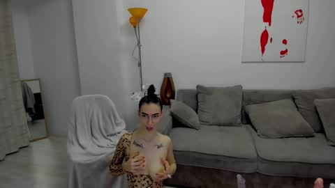 Celine Roxelle online show from 02-05-25, 11:28