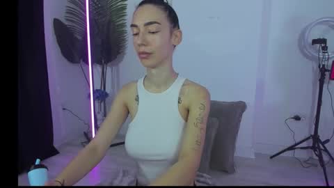 Celine Roxelle online show from 11-11-25, 06:46