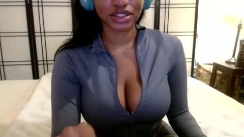 Snapshot of celinecostas chatting on 12-04-24, 06:39 Celine Costas online show from 12-04-24, 06:39