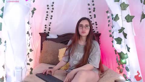 Snapshot of centaurigirls chatting on 02-18-25, 05:53 Hello guys my name is Sofi and Lizzie and Vanessa online show from 02-18-25, 05:53