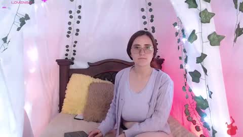 Snapshot of centaurigirls chatting on 02-19-25, 05:38 Hello guys my name is Sofi and Lizzie and Vanessa online show from 02-19-25, 05:38