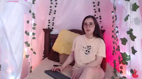 Snapshot of centaurigirls chatting on 02-26-25, 05:31 Hello guys my name is Sofi and Lizzie and Vanessa online show from 02-26-25, 05:31